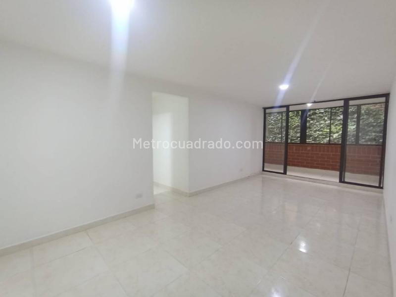 Apartamento Cómodo de 3 Alcobas en Loma de San Julián - 6