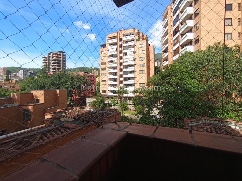 Comfortable 2BR Duplex Apartment in El Poblado