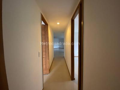 Apartamento de 3 alcobas en venta en Las Lomitas, Sabaneta, 110 m² · foto 4 de 19
