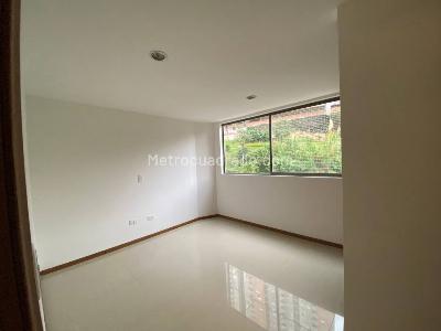Apartamento de 3 alcobas en venta en Las Lomitas, Sabaneta, 110 m² · foto 5 de 19