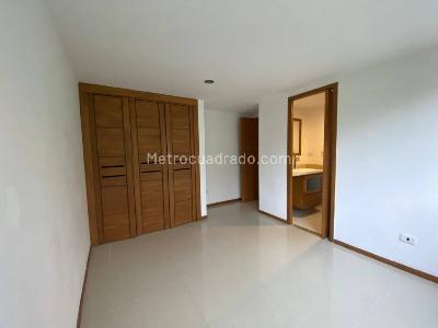 Apartamento de 3 alcobas en venta en Las Lomitas, Sabaneta, 110 m² · foto 7 de 19