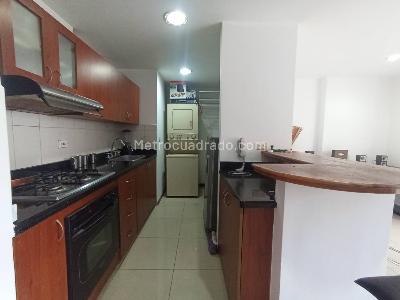 Apartamento de 1 alcoba en venta en Lalinde, Medellín, 68 m² · foto 2 de 12
