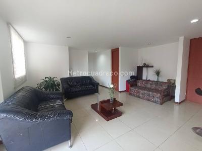 Apartamento de 1 alcoba en venta en Lalinde, Medellín, 68 m² · foto 4 de 12