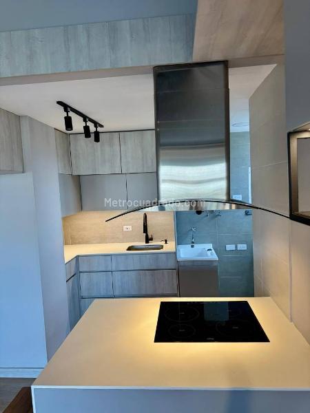 Remodeled 2BR Apartment with Natural Light - 5