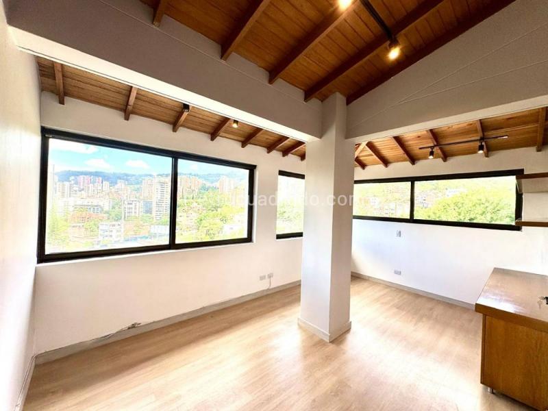 Remodeled 2BR Apartment with Natural Light - 9