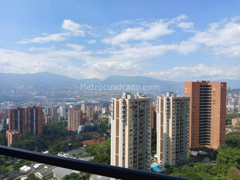 Apartamento Moderno de 2 Alcobas en Altos del Poblado - 3