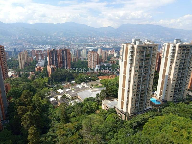 Apartamento Moderno de 2 Alcobas en Altos del Poblado - 4