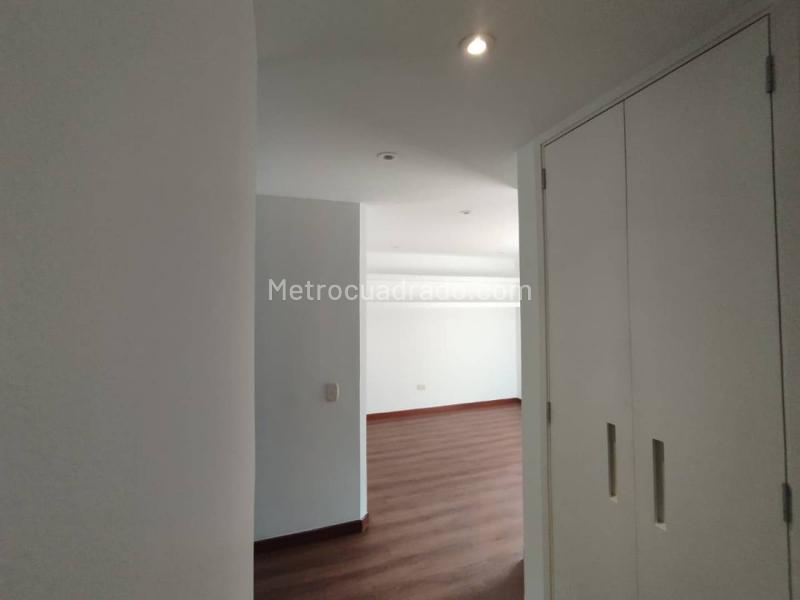 Bright 2BR Apartment Near Parks in Laureles - 9