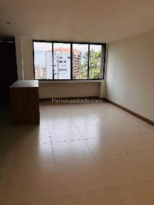 Apartamento de 3 alcobas en arriendo en Las Lomas, Medellín, 110 m² · foto 2 de 13