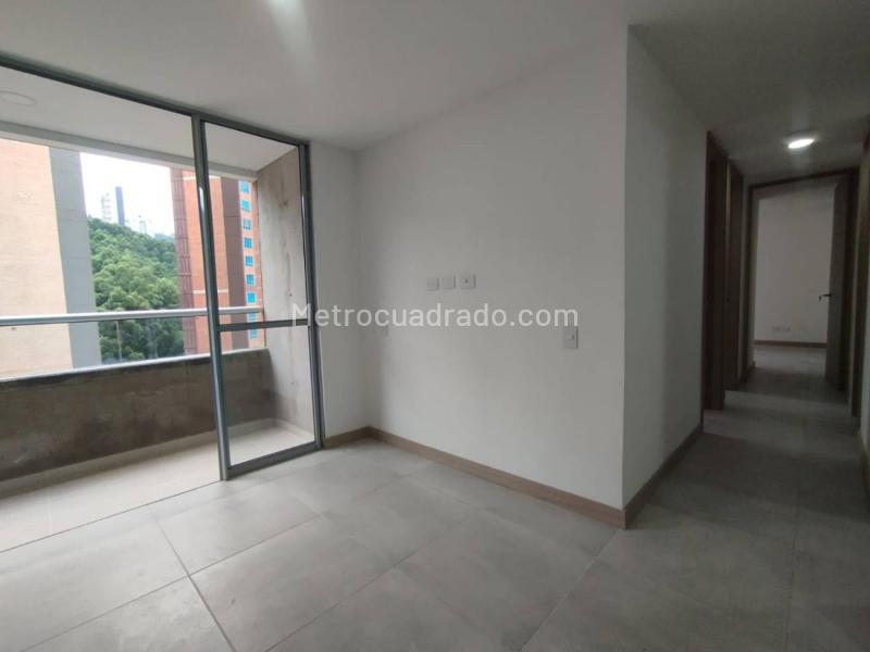Apartamento nuevo de 3 alcobas con balcón en Loma San Jose - 5