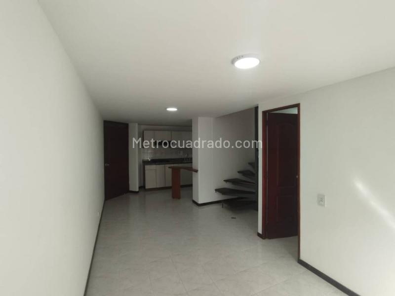 2BR Duplex Apartment with Private Parking in La Loma del Indio - 4