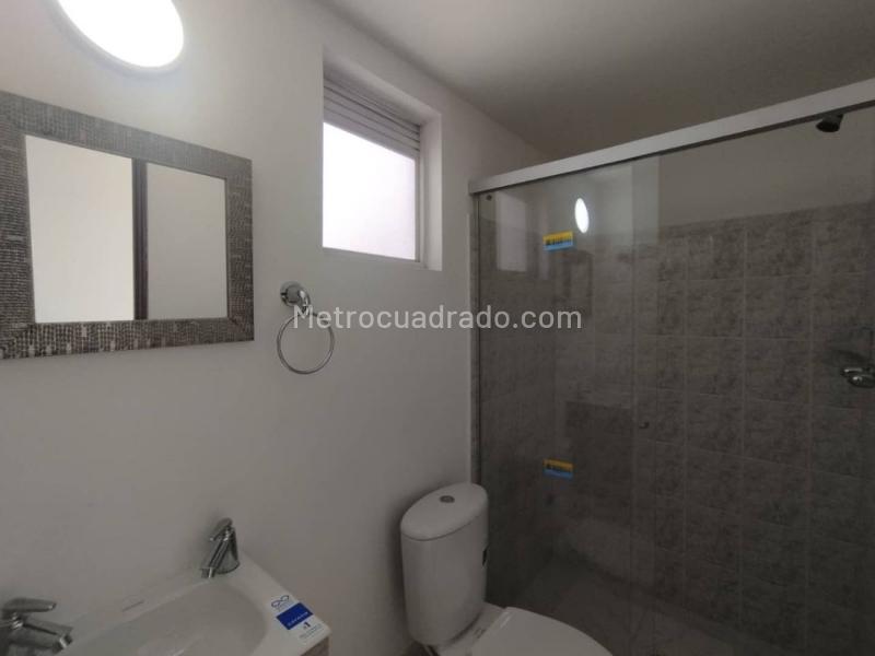 2BR Duplex Apartment with Private Parking in La Loma del Indio - 7