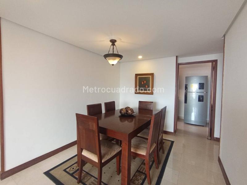 Apartamento de 2 Alcobas con Doble Parqueadero Cubierto en Loma - 3