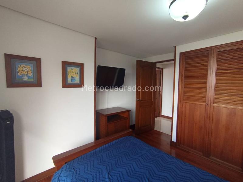 Apartamento de 2 Alcobas con Doble Parqueadero Cubierto en Loma - 8