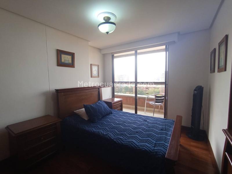 Apartamento de 2 Alcobas con Doble Parqueadero Cubierto en Loma - 9