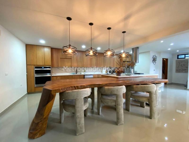 Casa de Lujo de 3 Alcobas con Piscina en El Poblado - 8