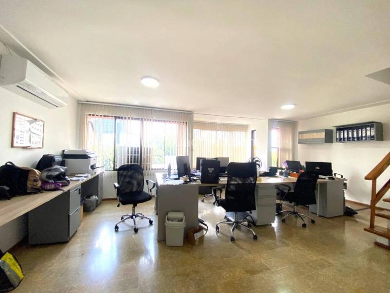 Oficina en Arriendo, Poblado, Medellín - Más