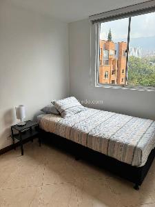 Apartamento de 3 alcobas en arriendo en Loma Del Campestre, Medellín, 96 m² · foto 7 de 8