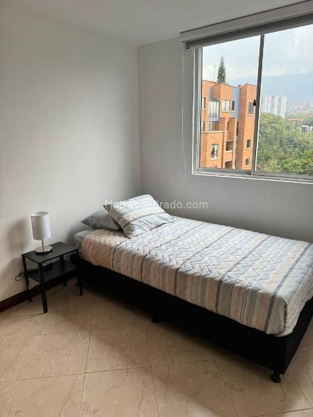 Charming 3BR Apartment with Balconies in Loma Del Campestre - 7