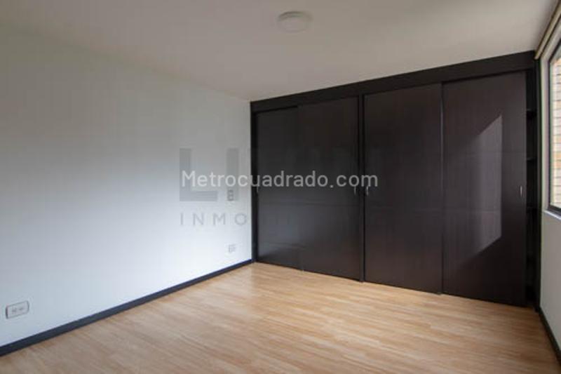 2BR Apartment with Great Location in Loma De Los Gonzalez - 4