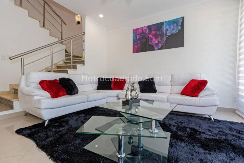 Casa de 4 Alcobas Amoblada con Lujo en Poblado - 6