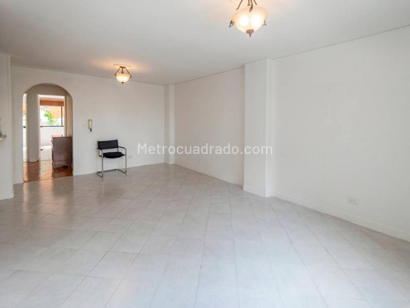 Apartamento Cómodo de 2 Alcobas en Provenza - 2