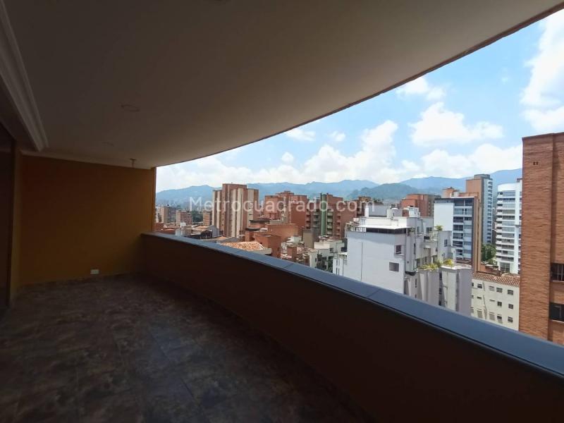 Comfortable 2BR Apartment with Balconies in Laureles - 2