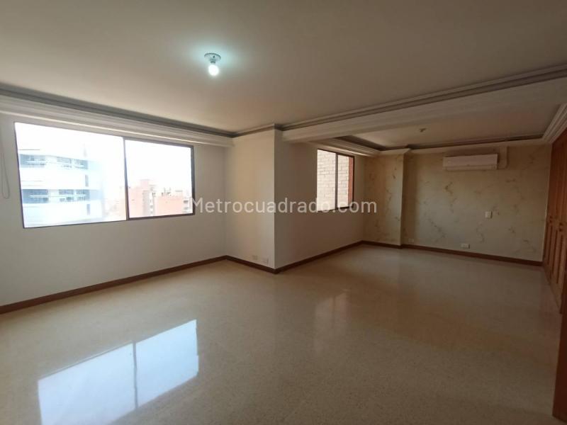 Comfortable 2BR Apartment with Balconies in Laureles - 6