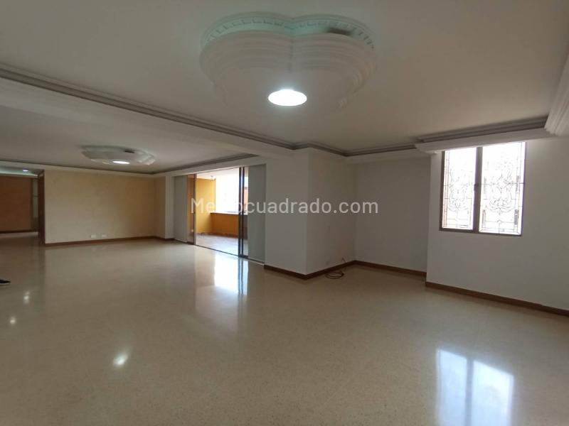 Comfortable 2BR Apartment with Balconies in Laureles - 7