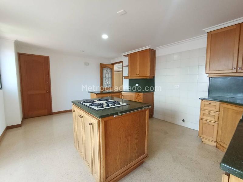 Comfortable 2BR Apartment with Balconies in Laureles - 8