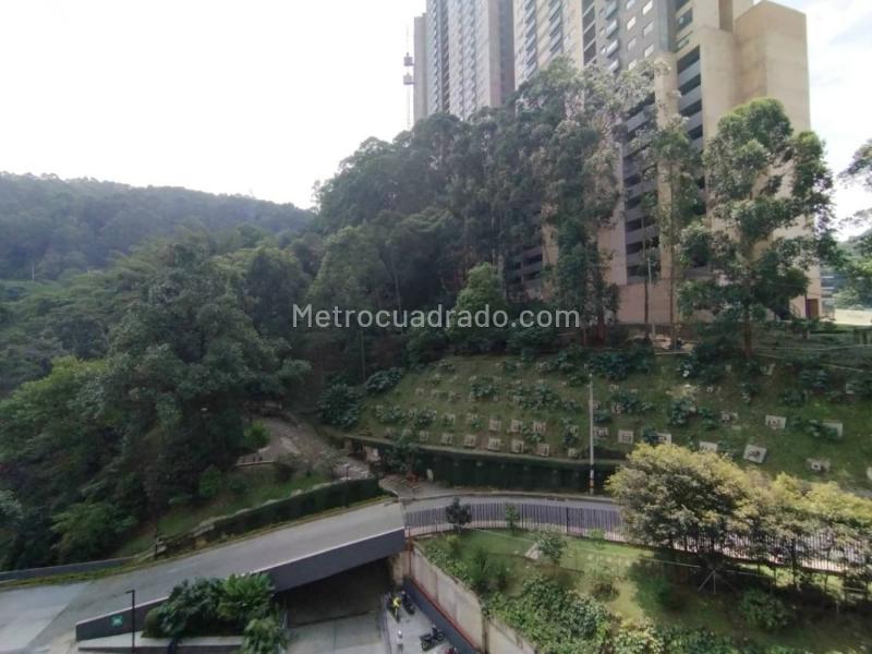 Apartamento moderno de 2 Alcobas en Las Palmas con vista y amenidades - 2