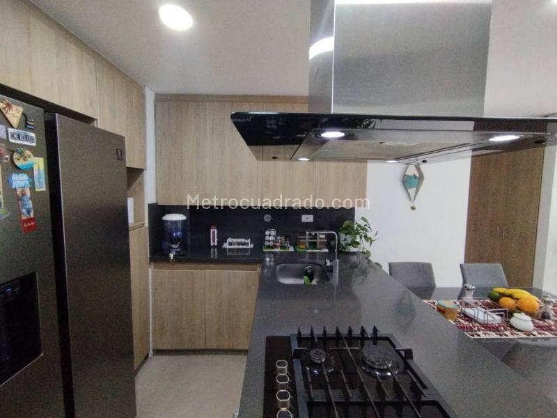 Apartamento moderno de 2 Alcobas en Las Palmas con vista y amenidades - 5