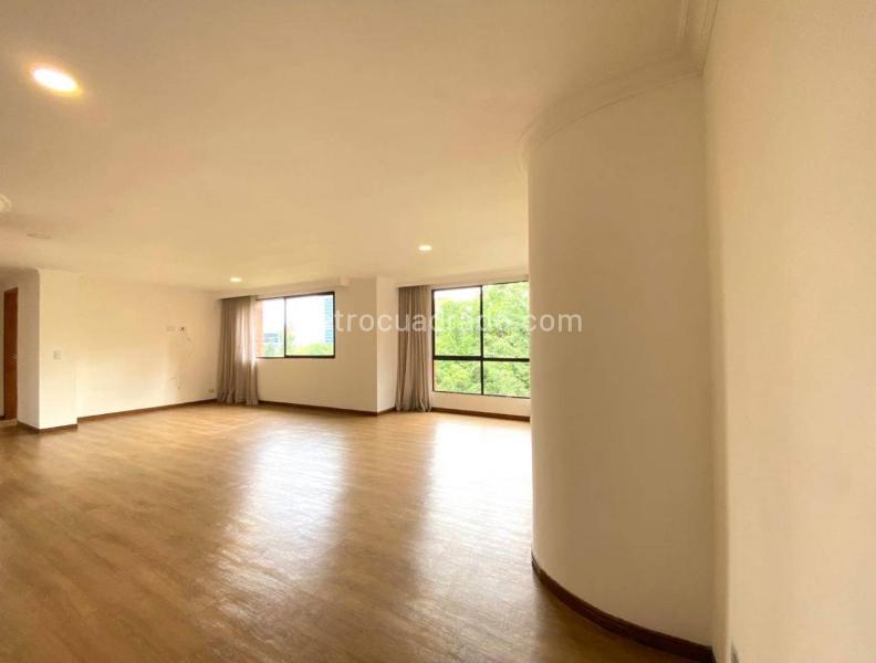 Spacious 3BR Apartment in El Poblado - 2