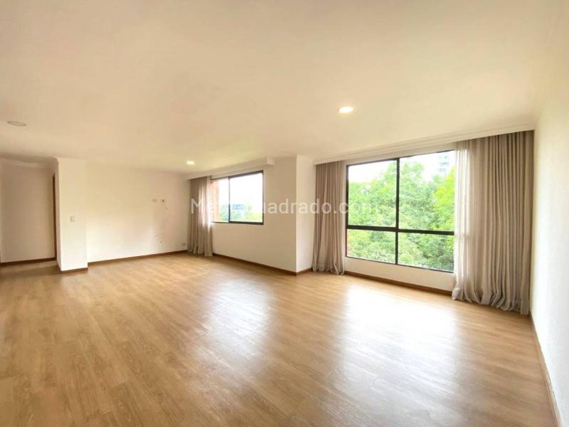 Spacious 3BR Apartment in El Poblado - 3