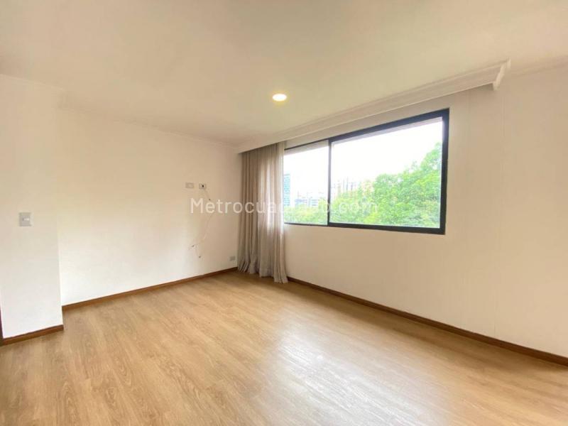 Spacious 3BR Apartment in El Poblado - 4