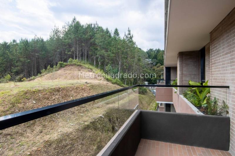 Apartamento dúplex nuevo de 2 alcobas con terraza en El Retiro