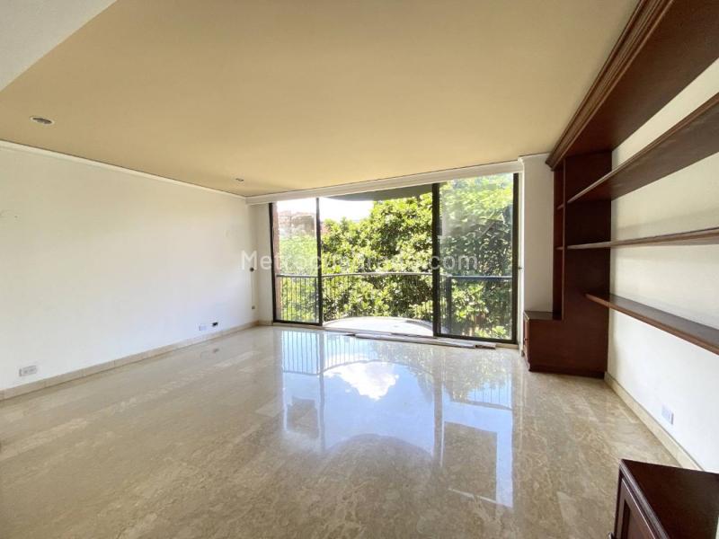 Stylish 3BR Apartment in Patio Bonito - 3