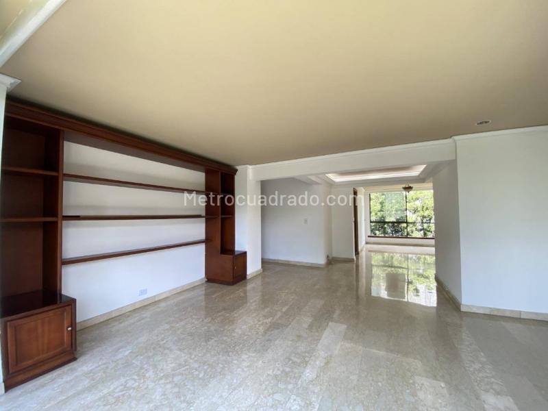 Stylish 3BR Apartment in Patio Bonito - 6