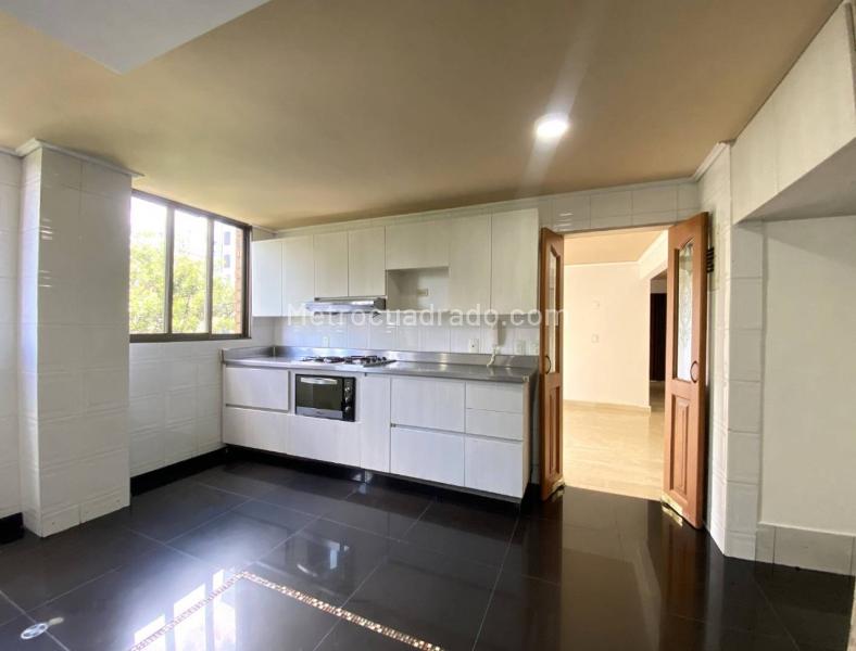 Stylish 3BR Apartment in Patio Bonito - 9