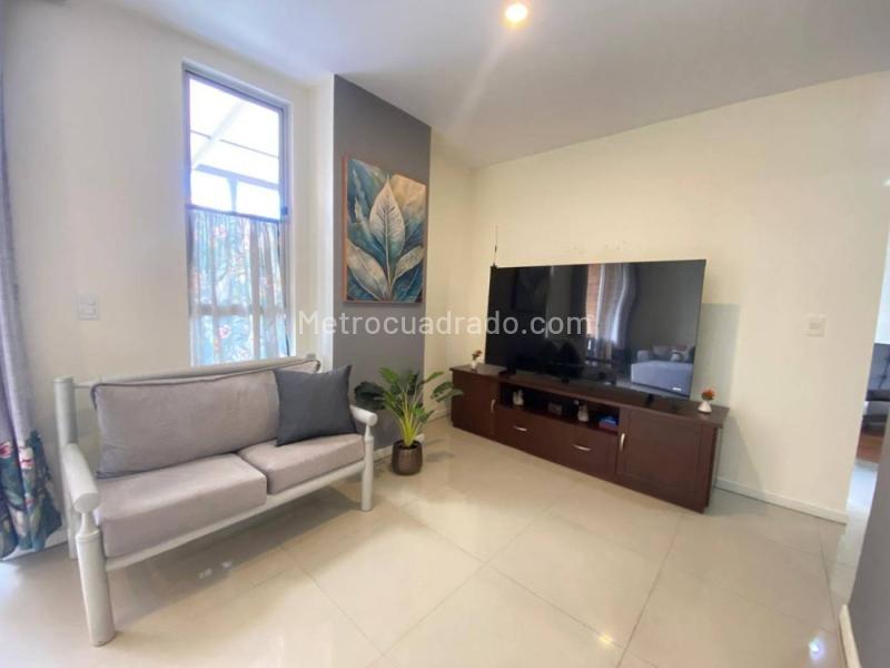 Apartamento Elegante de 3 Alcobas en Castropol - 8