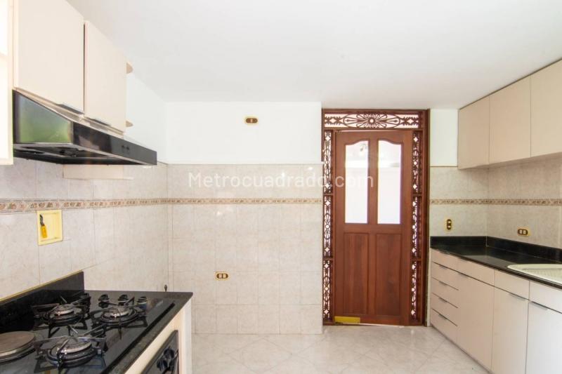 3BR Apartment in Los Balsos near Shopping and Public Transport - 2
