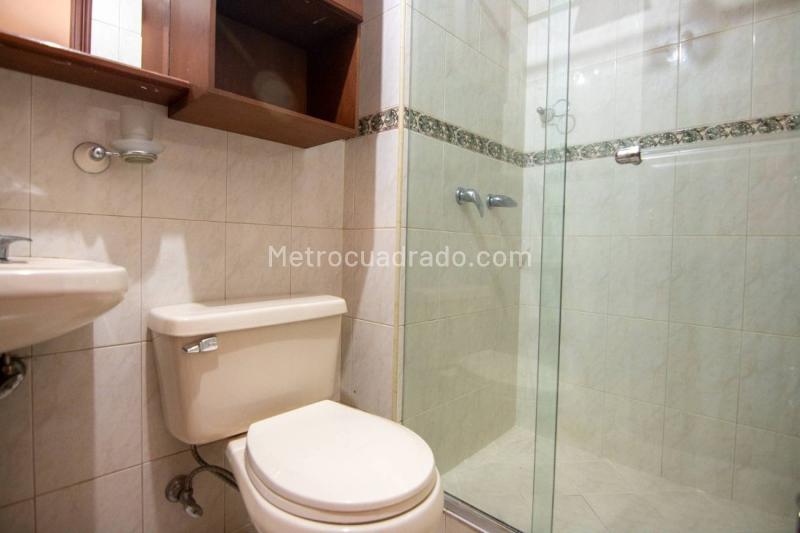 3BR Apartment in Los Balsos near Shopping and Public Transport - 9