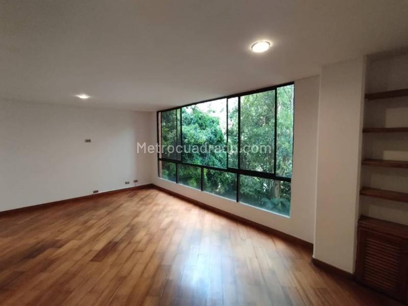 1BR Apartment in Poblado (44 m²) - 2