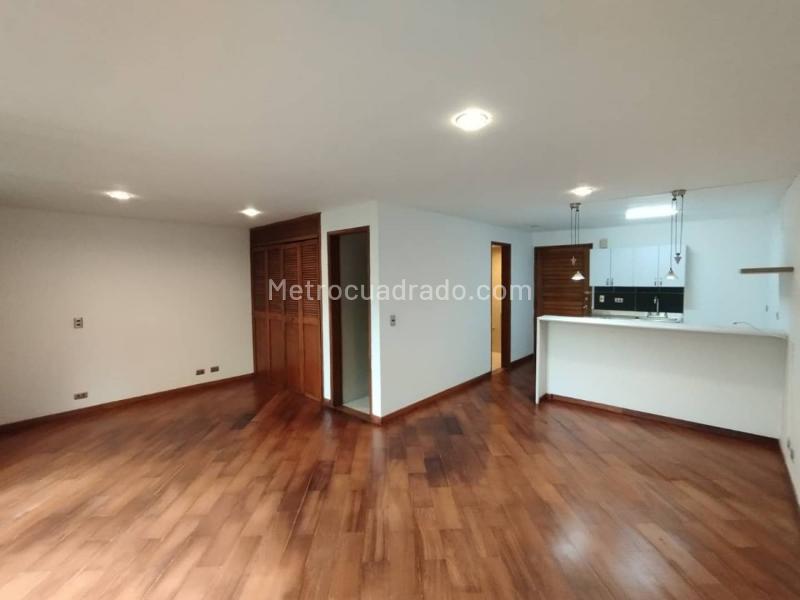 1BR Apartment in Poblado (44 m²) - 4