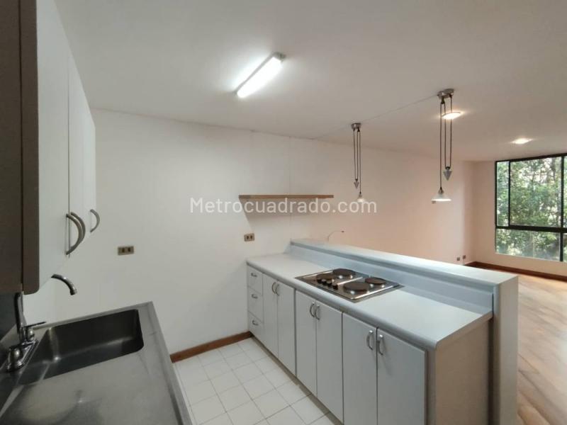 1BR Apartment in Poblado (44 m²) - 5