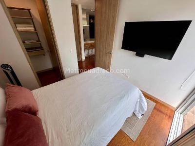Apartamento de 2 alcobas en arriendo en Loma Del Campestre, Medellín, 72 m² · foto 10 de 15