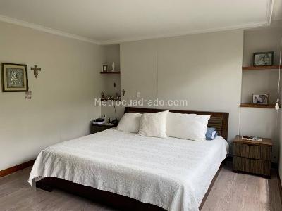 Apartamento en arriendo en Poblado, Medellín · foto 2 de 15