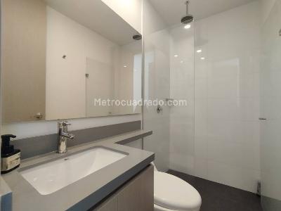 Apartamento en arriendo en Altos Del Poblado, Medellín · foto 14 de 17