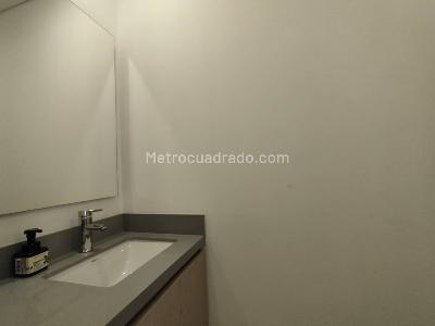 Apartamento en arriendo en Altos Del Poblado, Medellín · foto 15 de 17
