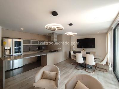 Apartamento en arriendo en Altos Del Poblado, Medellín · foto 5 de 17
